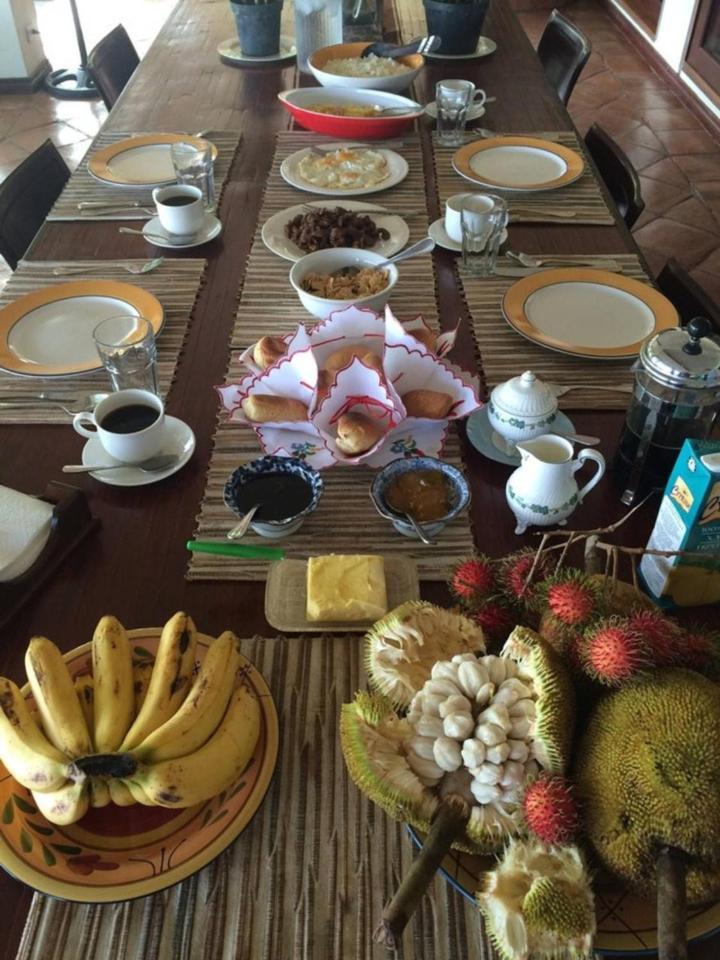Ataalaya Farmhouse Batangas Eksteriør billede